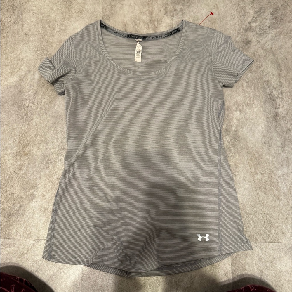 Under Armour Women's Heather Gray Short Sleeve Tee